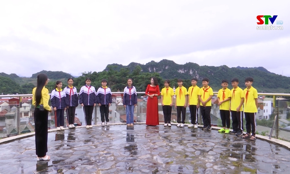 Đa dạng hoạt động giáo dục trải nghiệm - Báo và phát thanh, truyền hình