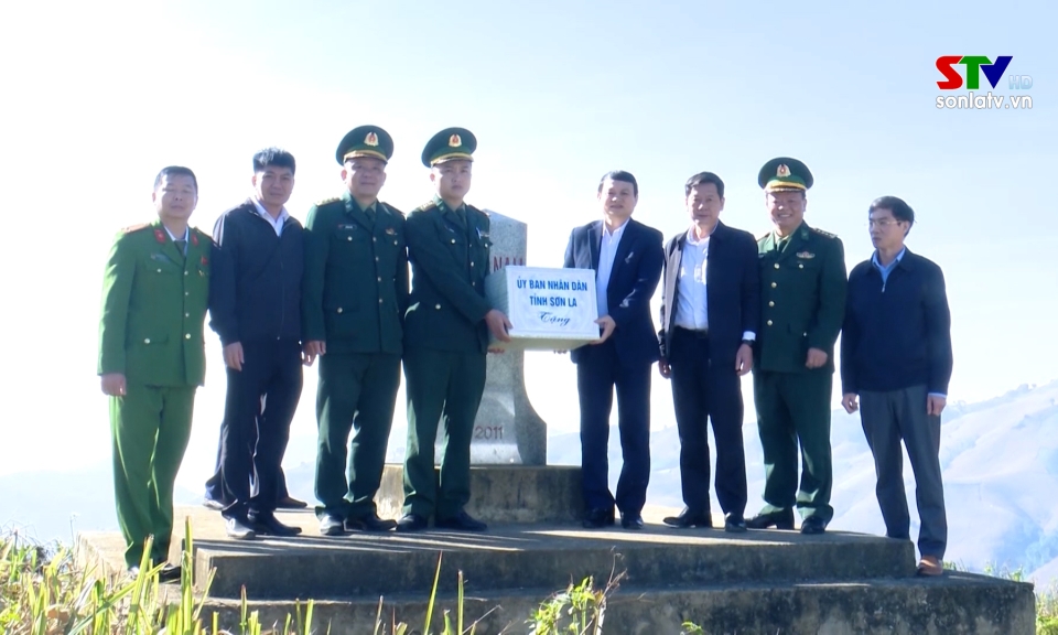 Kiểm tra t&igrave;nh h&igrave;nh quản l&yacute; đường bi&ecirc;n, mốc giới