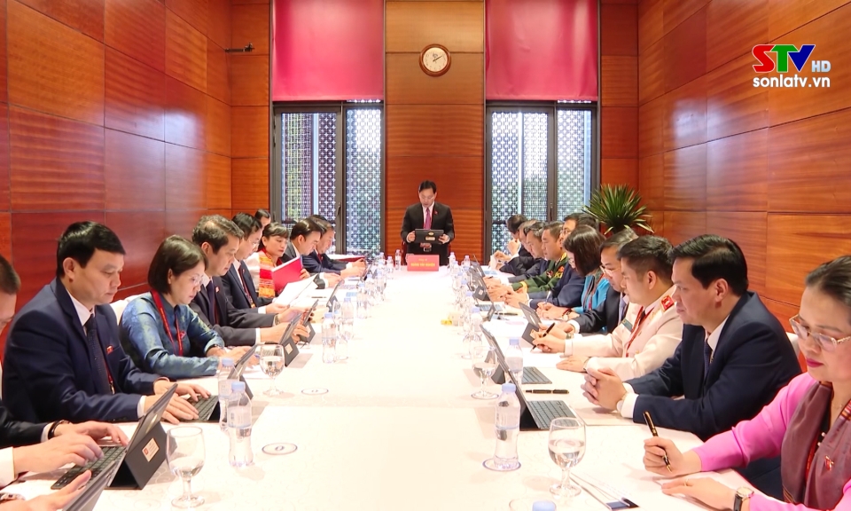 Đo&agrave;n Đại biểu Đảng bộ tỉnh Sơn La thảo luận Văn kiện Đại hội XIV của Đảng