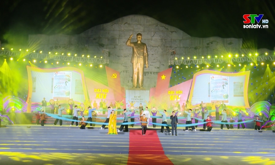 Tự h&agrave;o Đảng quang vinh