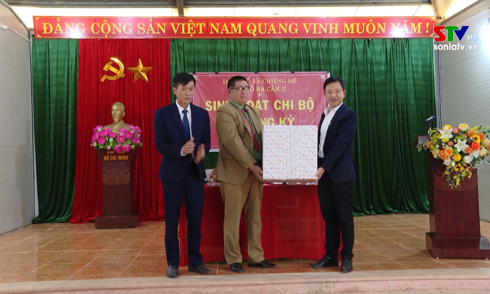 N&acirc;ng cao chất lượng sinh hoạt chi bộ cơ sở