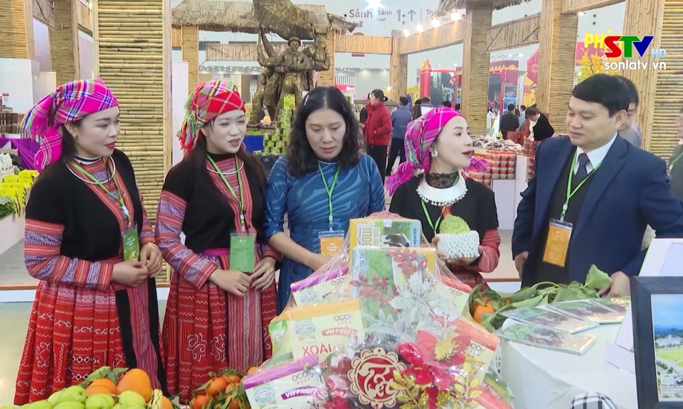 N&ocirc;ng sản Sơn La chinh phục kh&aacute;ch h&agrave;ng H&agrave; Nội