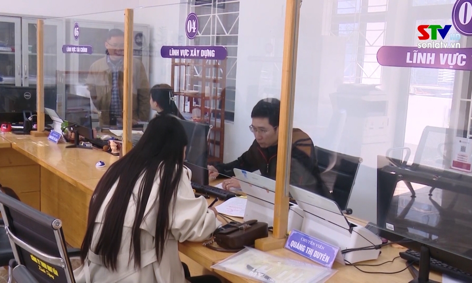 Loại bỏ c&aacute;c thủ tục rườm r&agrave;, chồng ch&eacute;o g&acirc;y kh&oacute; khăn cho người d&acirc;n